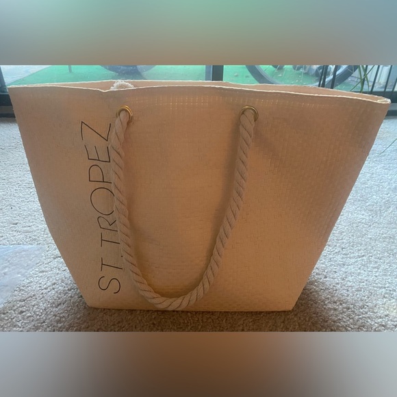 New! St. Tropez 4 piece Bundle - Bag, Tanning Mitten, Self Tan & Tan Drops - Picture 2 of 7